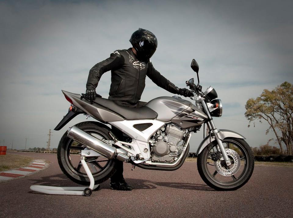 Twister 250 (Honda).jpg