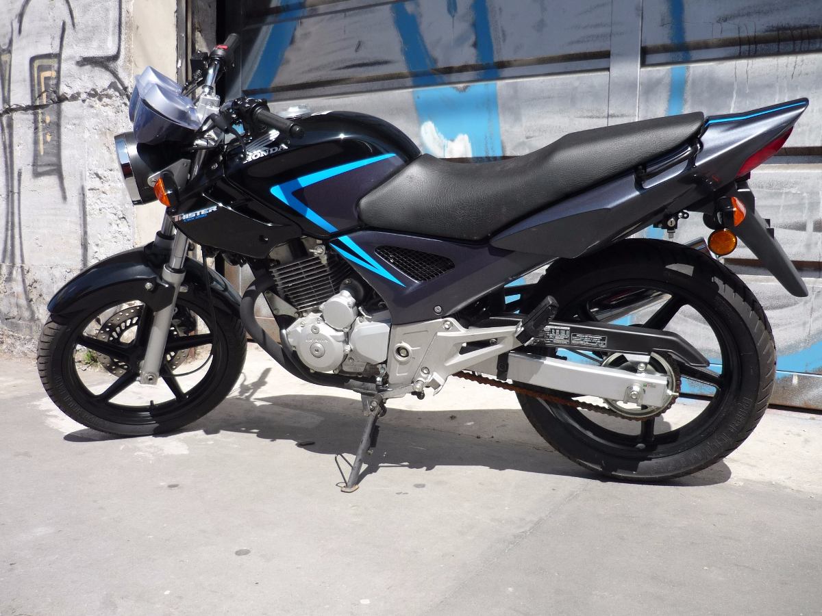 honda-twister-cbx-250-0-km-motos-march-831115-MLA25132273285_102016-F.jpg