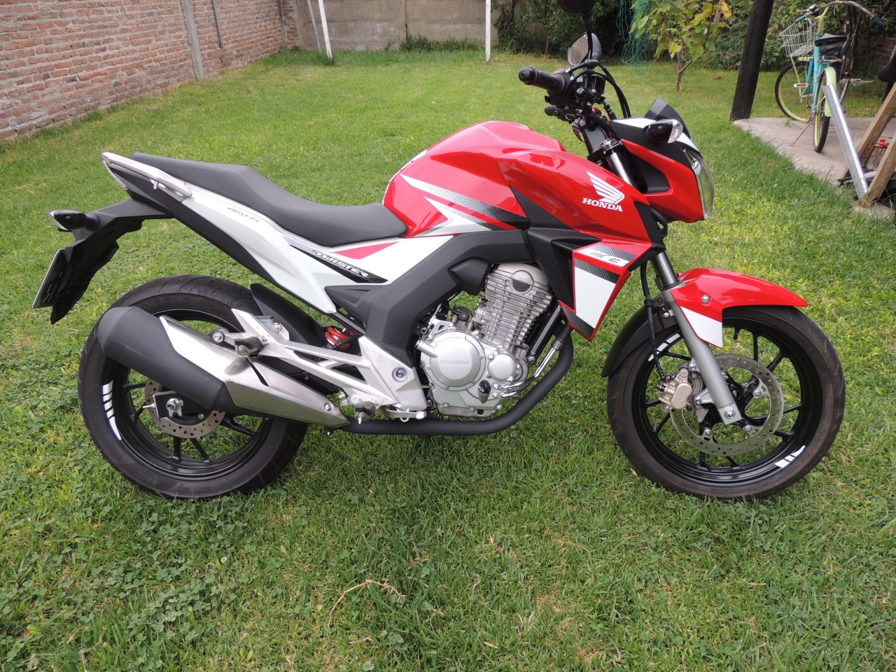 moto 001.jpg
