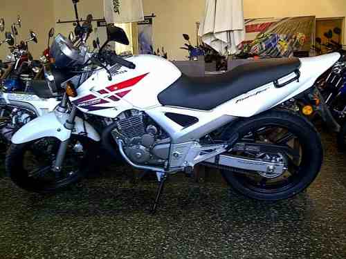 honda-twister-cbx250-okm-solo-en-gatto-motors-bahia-blanca_MLA-O-4094101074_042013.jpg