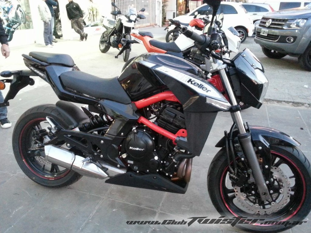Keller K65, bicilindrico 650 de 65,8hp!
