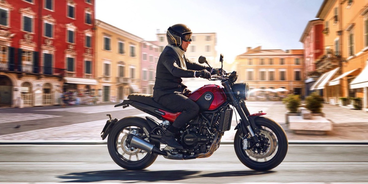 Benelli Leoncino 500. Opiniones?